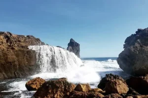 Pantai Nambung Lombok Tengah